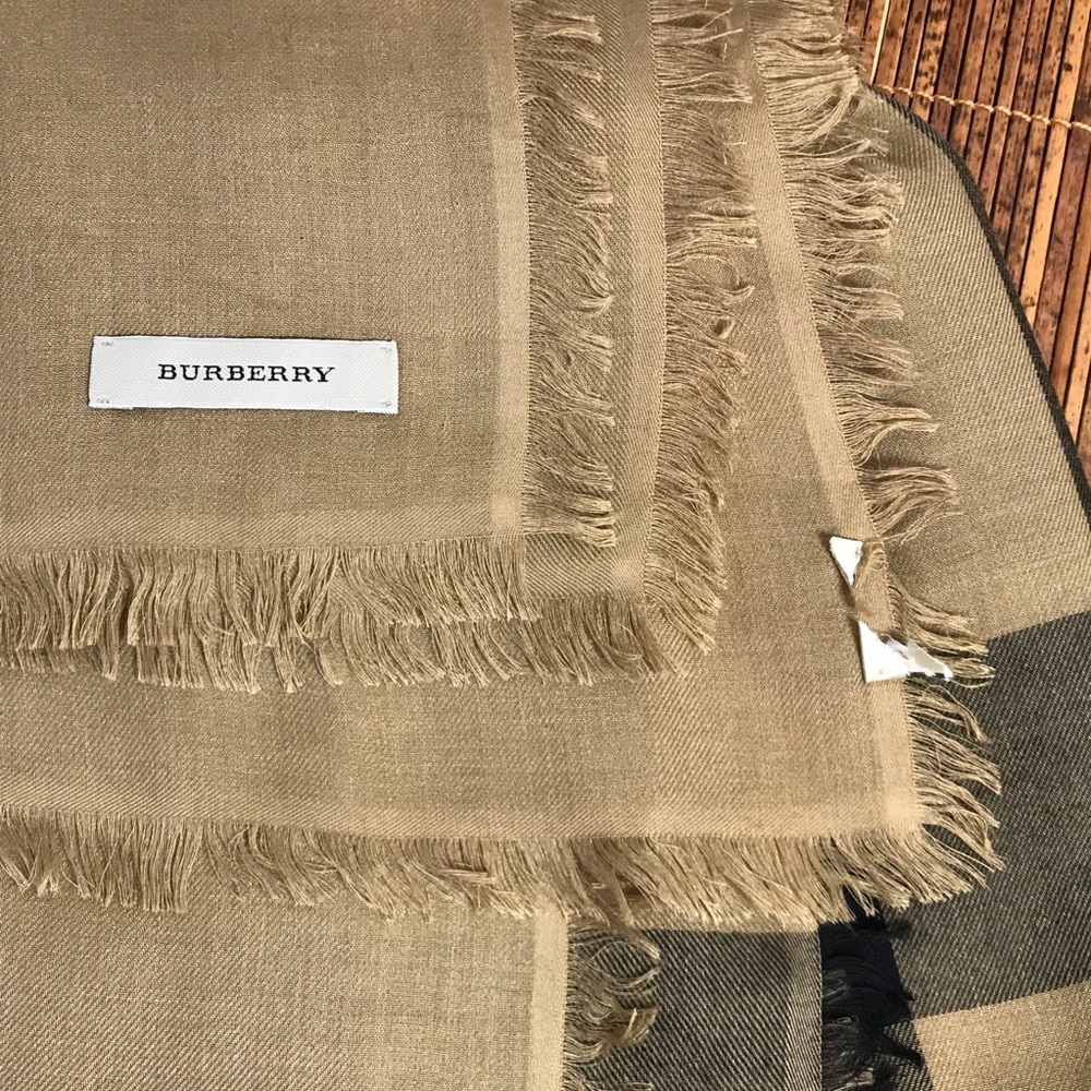Giant Check 4’ Square Wrap with Eyelash Fringe - Picture 3 of 7